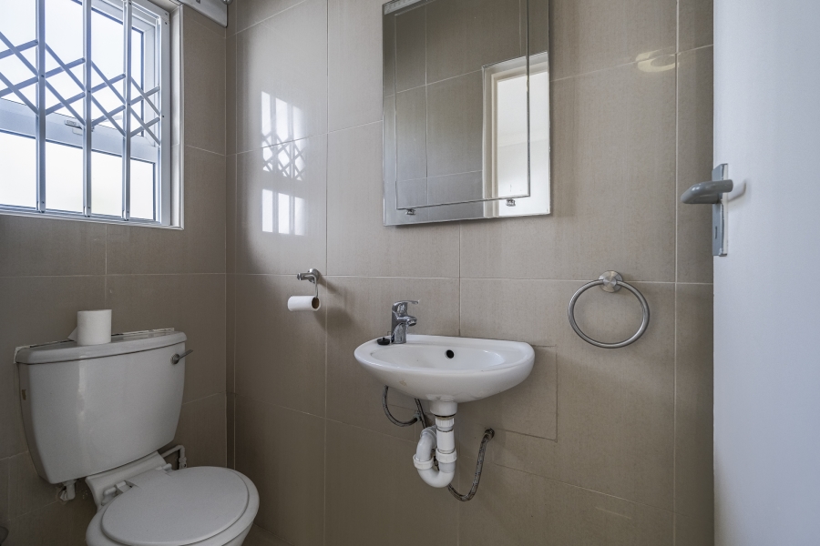 To Let 3 Bedroom Property for Rent in Summerstrand Eastern Cape